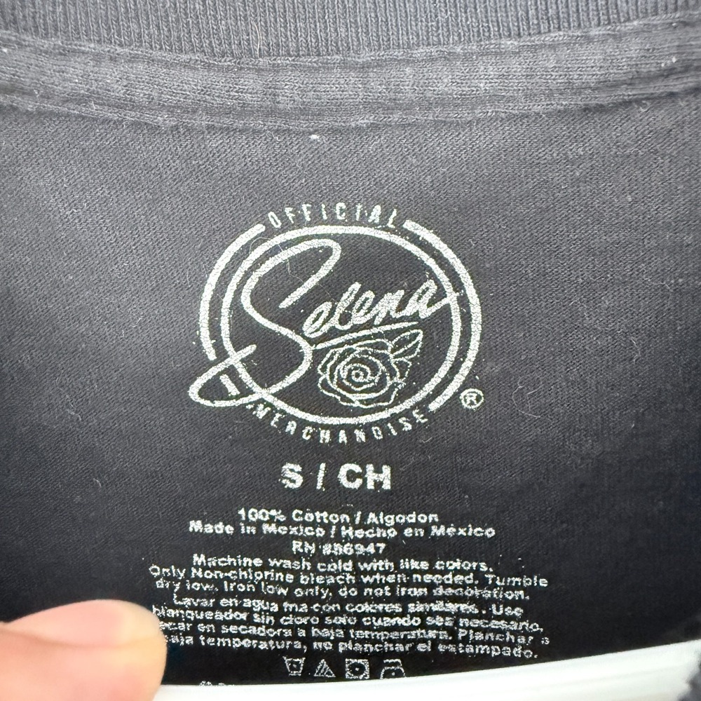 Selena Quintanilla T Shirt Mens S Black Long Sleeve Roses - Picture 3 of 8